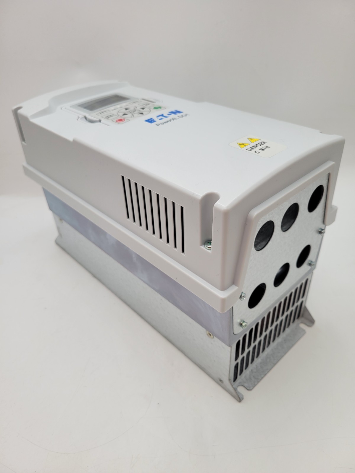 1.5 HP Eaton, PowerXL DG1 VFD, 400 Volts, DG1-343D3FB-C21C, 1.1 KW, 3.3A, UL type 1, IP 21, unused - Image 2