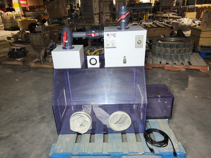 Semi-custom laboratory glove box, certified to: IEST-RP-CC-006.3, new surplus - Image 1