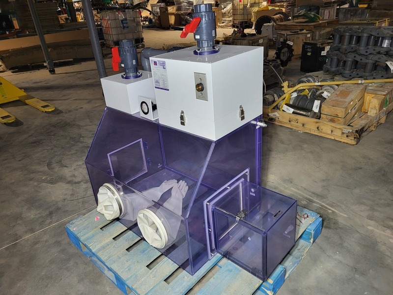Semi-custom laboratory glove box, certified to: IEST-RP-CC-006.3, new surplus - Image 4