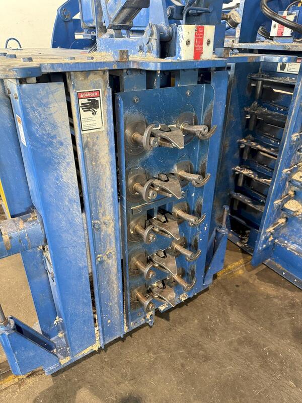 American #PAC40297T20, 30" x 48" x 72" auto-tie horizontal baler system, 7" x 78" cylinder bore, 40" x 27" - Image 10
