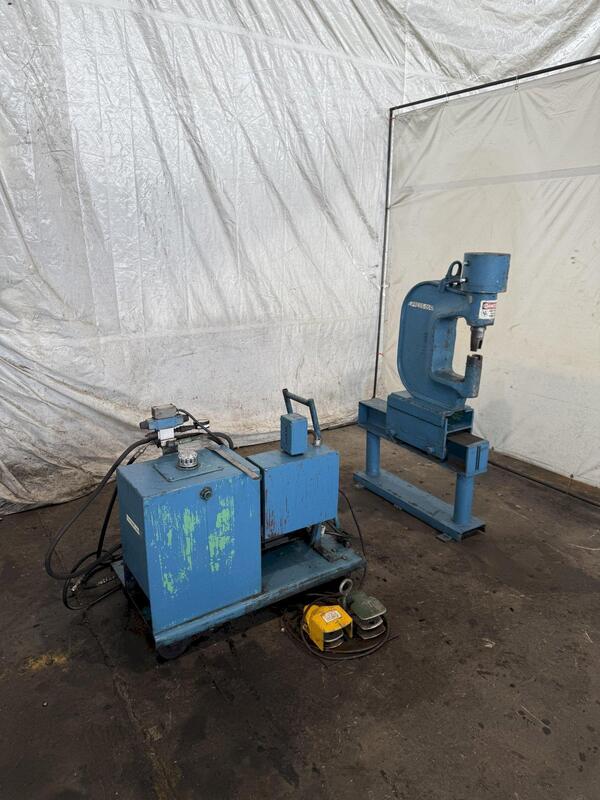 Franklin Manufacturing, C-Frame hydraulic web punch - Image 1