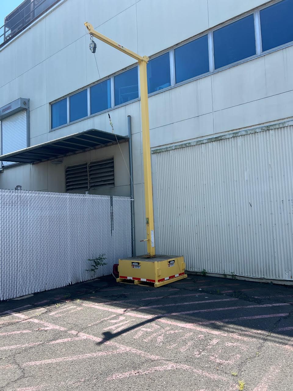 Flexiguard SafRig Fall Protection System, freestanding Davit crane hoist, leveler - Image 1