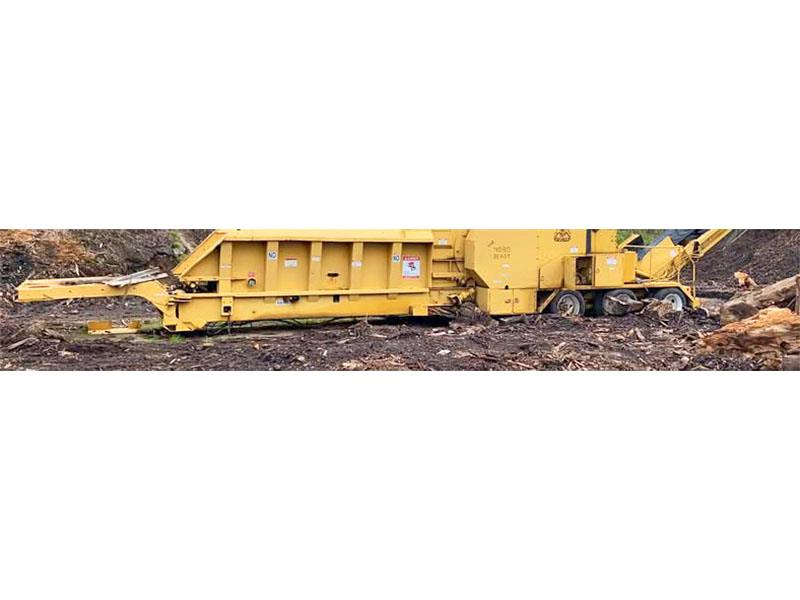 Bandit Industries #Beast-4680, heavy duty horizontal grinder, 100 HP Cummins engine, radio remote Control - Image 3