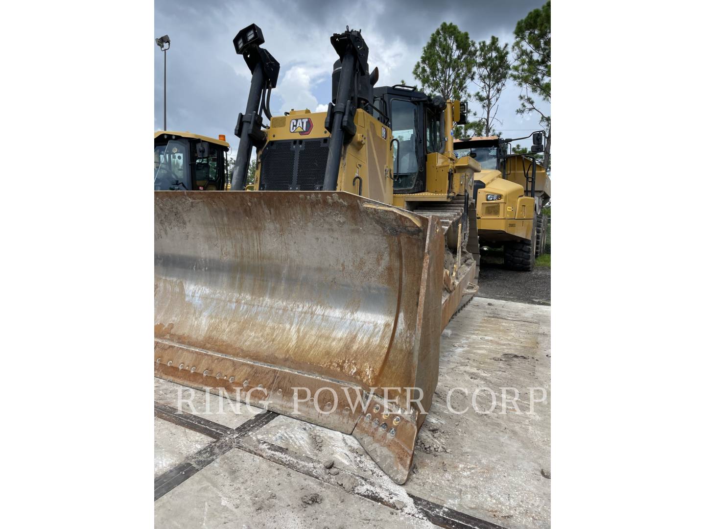 Caterpillar D8, Crawler Dozer, 1221 hours, S/N: AW800888, 2024 - Image 1