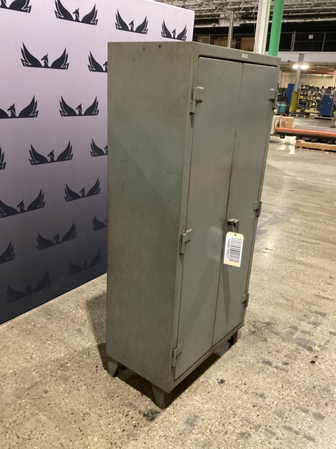 Fabricated metals corporations storage cabinet - Image 3