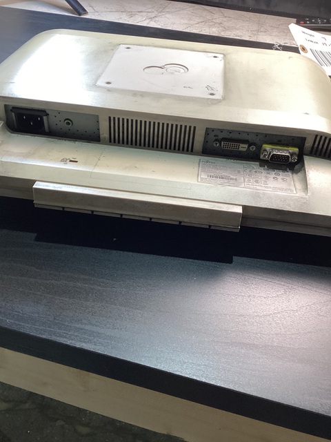 FUJITSU S26361-K1374-V140 B19-6 LED Monitor USED - Image 7