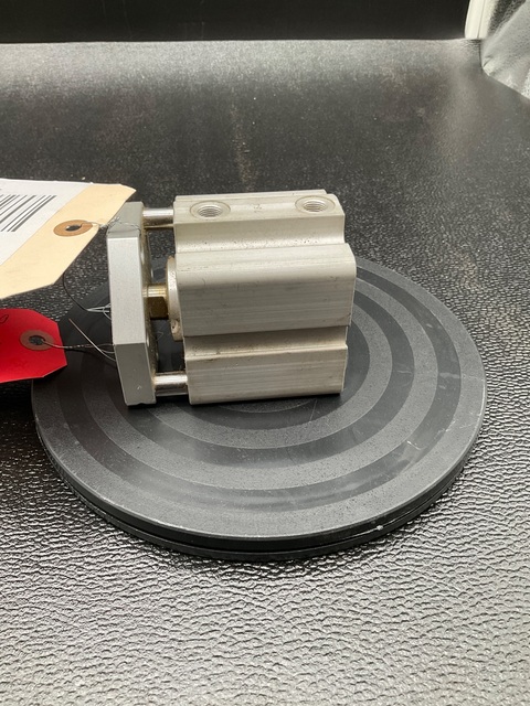 Bosch 0 822 010 864 compact pneumatic cylinder 50mm bore 25mm stroke used - Image 1