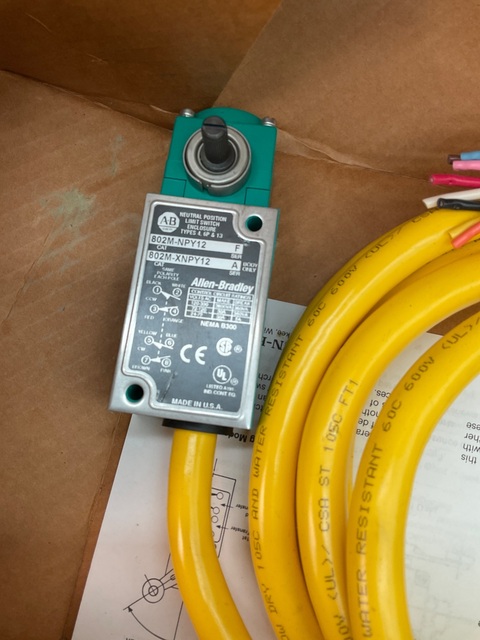 Allen-Bradley bradley 802m-xnpy12 limit switch 4-circuit 12ft cable new - Image 2