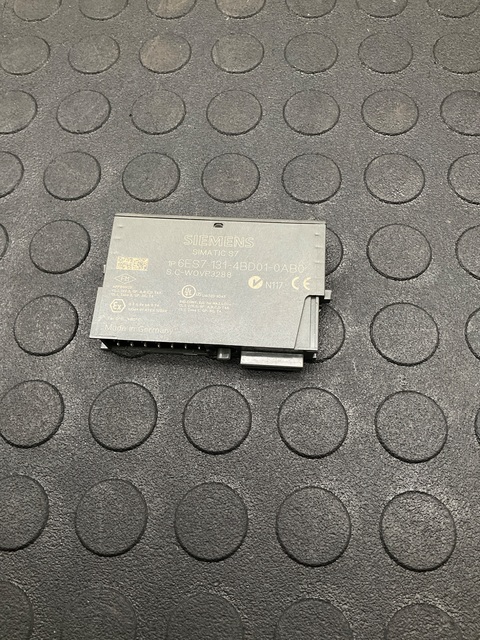 SIEMENS 6ES7 131-4BD01-0AB0 8-Channel Digital Input 24V DC ET200S USED - Image 2