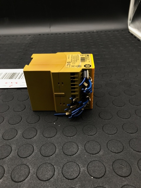 Pilz pnoz 11 safety relay 24v used - Image 5