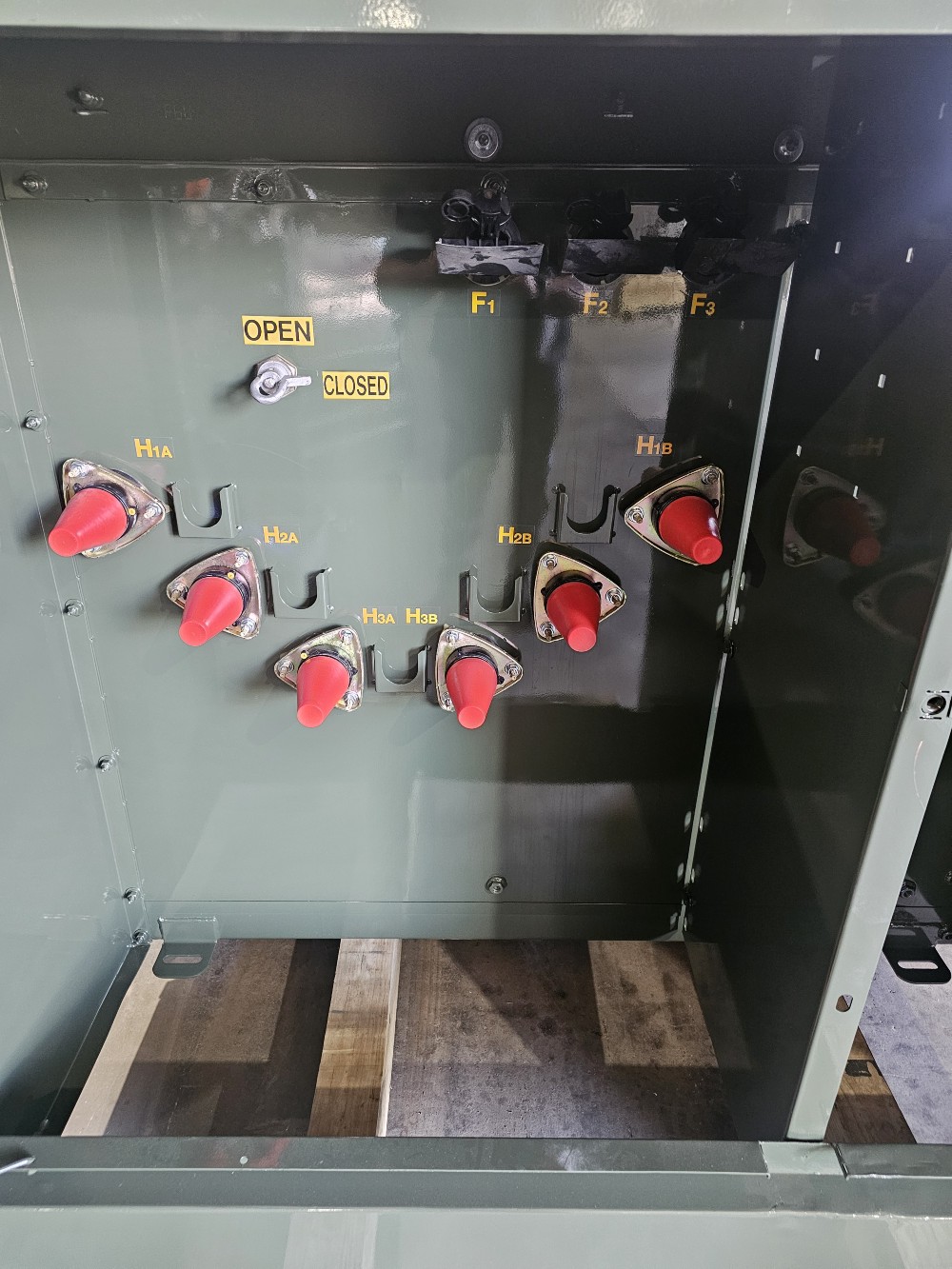 300 KVA 12470GrdY/7200 Primary, 208Y/120 Secondary, PAD, proCORE - Image 3
