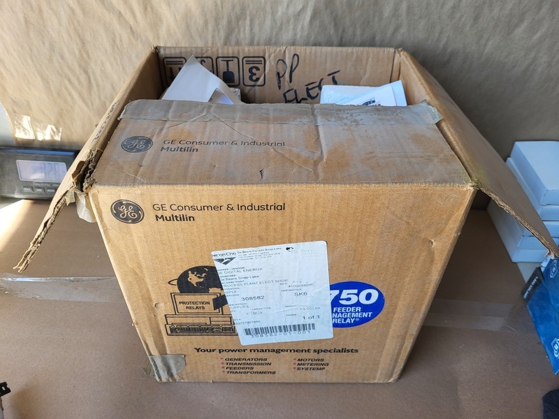 General Electric #SR735-5-5-HI-485, 750 feeder management relay, new surplus - Image 2