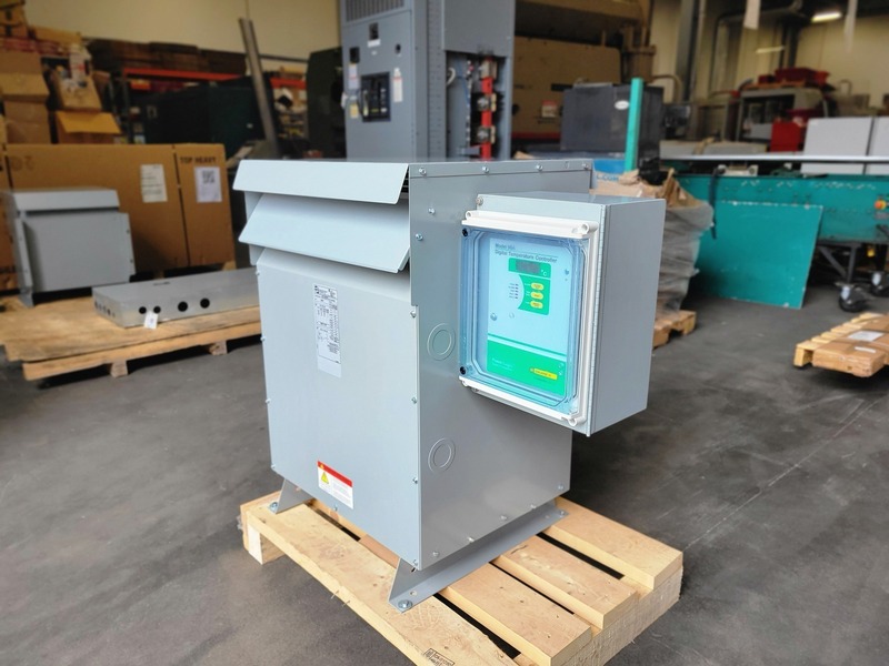 45 KVA 600 Primary, 208Y/120 Secondary, Hammond 217038 transformer, dry type, Nema 3R, new surplus - Image 3