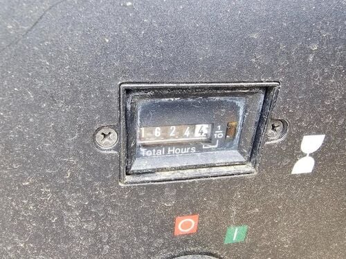 185 cfm, 80 psig, Daewoo Doosan #P185, diesel air compressor, 4-cylinder Deutz diesel engine, two air - Image 5
