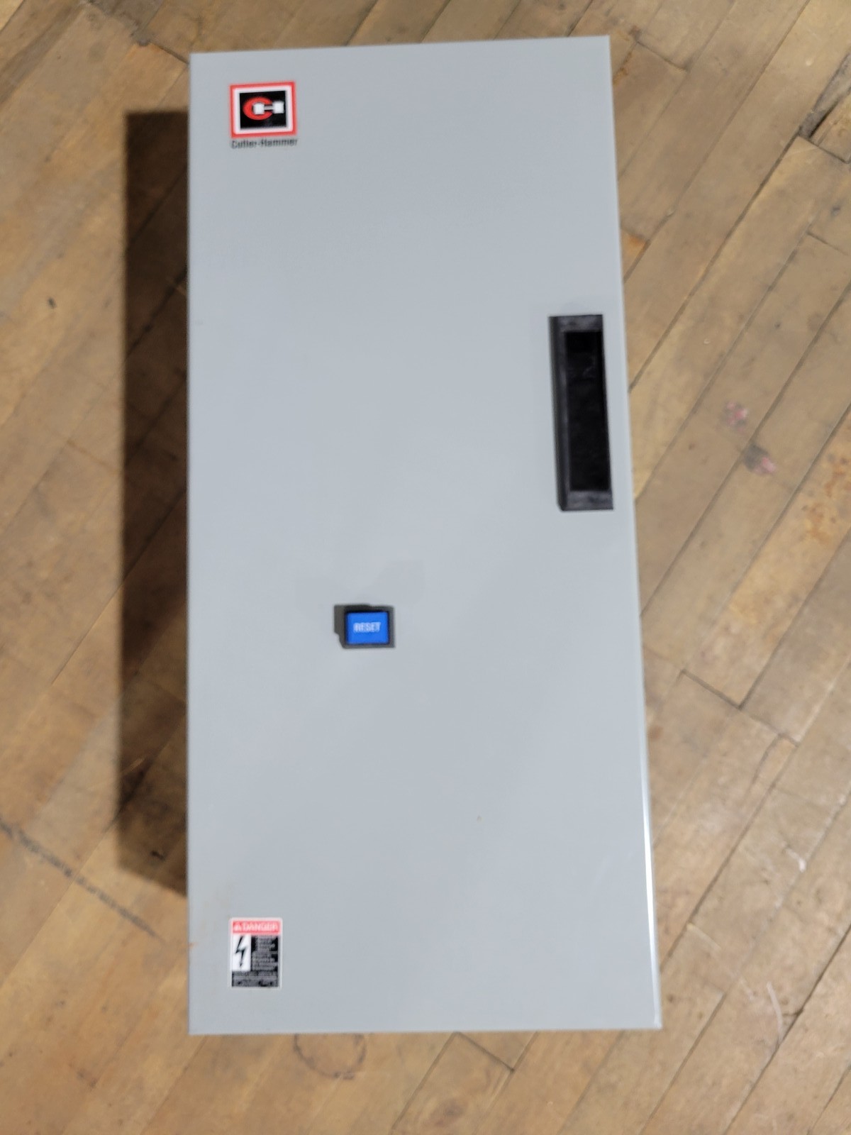 Eaton, ECN0531BAA, non-combination / non-reversing starter, 90 Amps, Size 3 220/240V Coil - Image 2