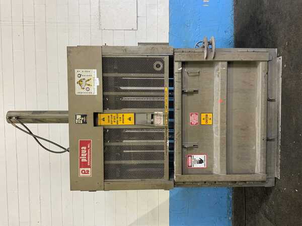 60" x 30" x 45" Piqua #30, vertical cardboard baler, 60" x 24" feed door opening, 10 HP - Image 2