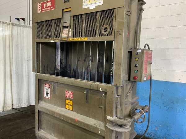 60" x 30" x 45" Piqua #30, vertical cardboard baler, 60" x 24" feed door opening, 10 HP - Image 7