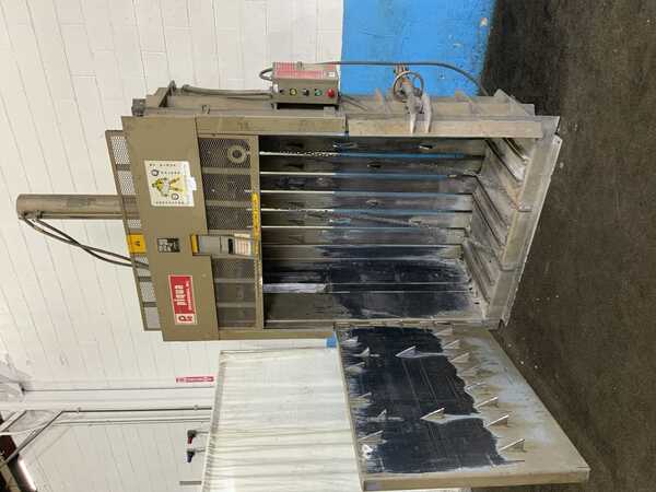 60" x 30" x 45" Piqua #30, vertical cardboard baler, 60" x 24" feed door opening, 10 HP - Image 10