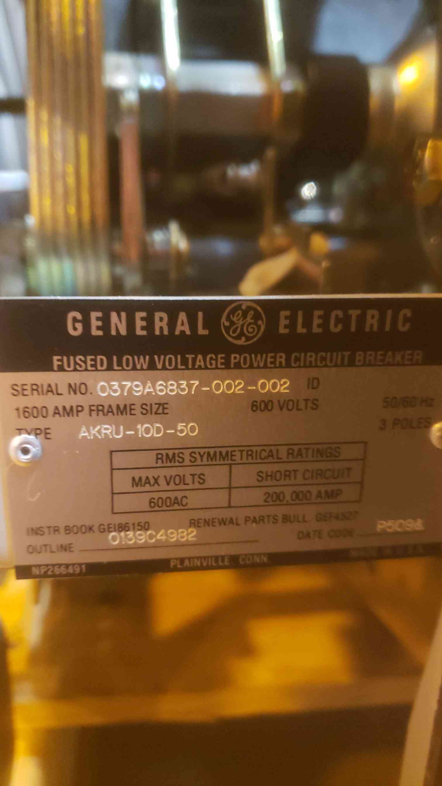 1600 Amps, General Electric, AKRU-10D-50, Fused low voltage circuit breaker, MicroVersaTrip PM, 3 pole, 2005 - Image 2