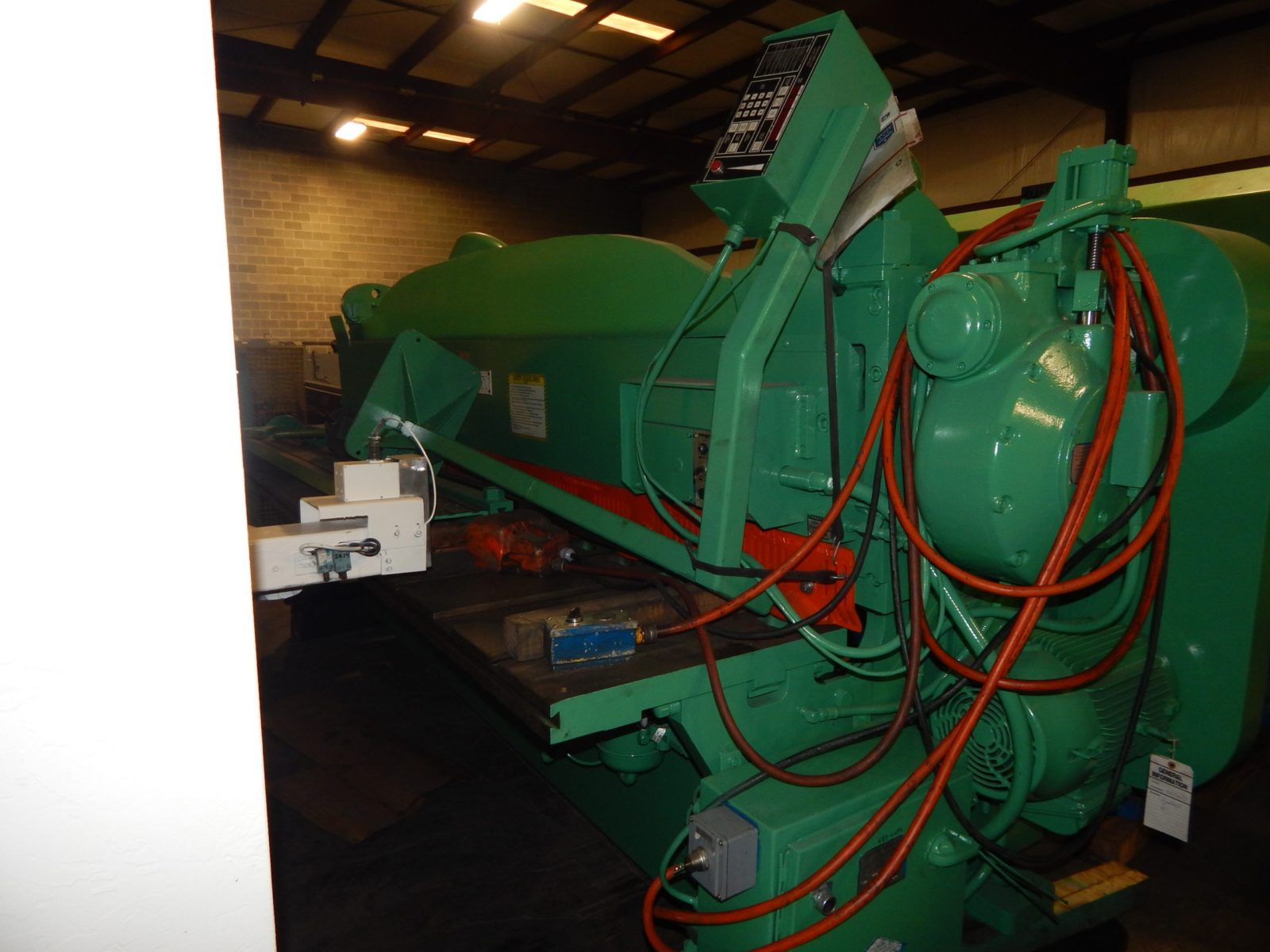 1/4" x 12' Cincinnati #2CC12, mechanical shear, 48" programmable back gauge, 2 support arms, 10 HP, 1993 - Image 1