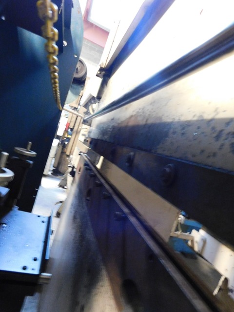 60 Ton, Wysong #MTH60-72, hydraulic press brake, 6' overall, 62" between housing, 6" stroke, 6" throat, 7.5 HP - Image 6