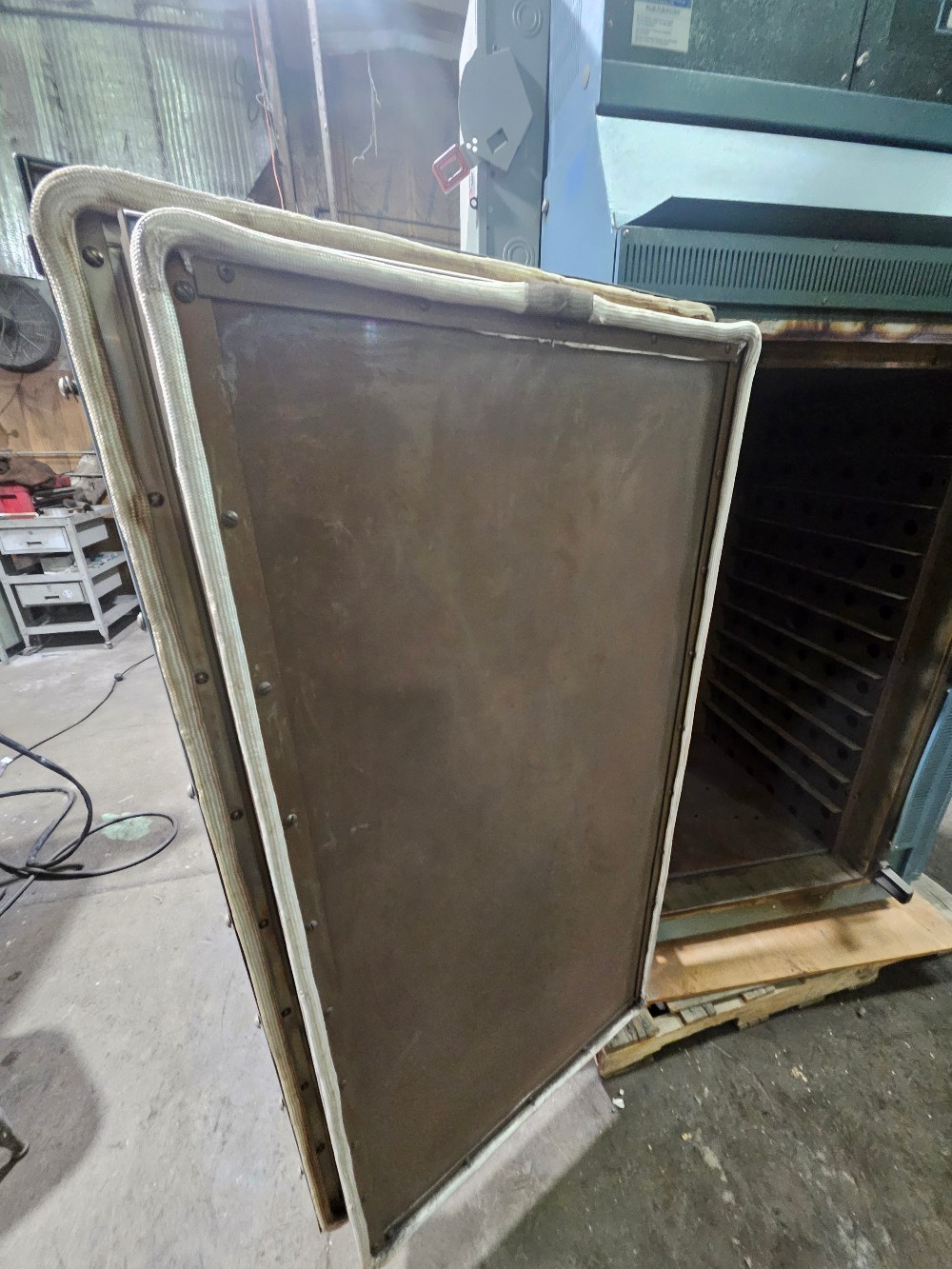24" width x 48" H x 24" D Blue M #MP-167F-HP, 750°F - Image 4