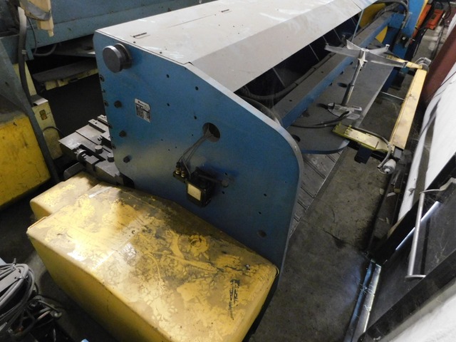 1/4" x 3' Amada #M4065, mechanical shear, 39" programmable back gauge, squaring arm, 1984 - Image 3