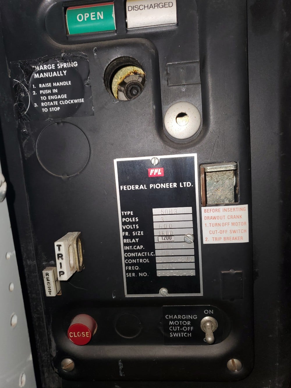 1600 Amp, Federal Pacific, 50H-3, 600 Voltage, 120 VAC, 3 Pole, E-OK, Draw Out - Image 1