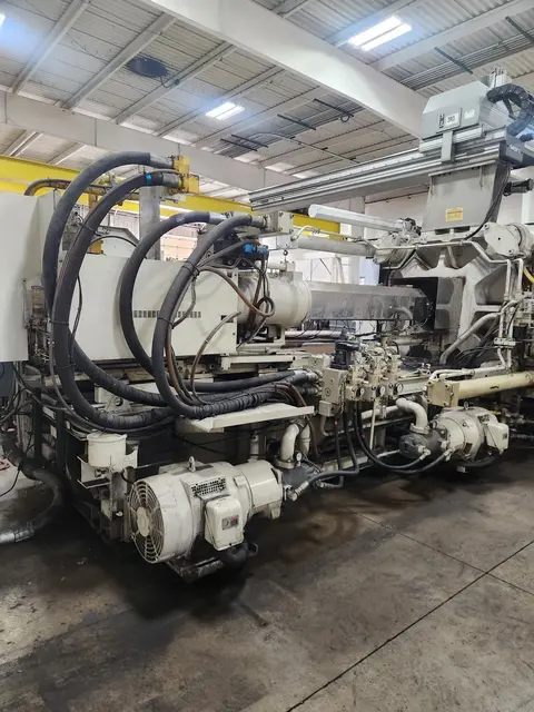 950 Ton, 142 oz., Toshiba #ISGT950WV21-81AT, horizontal plastic injection molder, 61" x 49.8" tie bar - Image 4