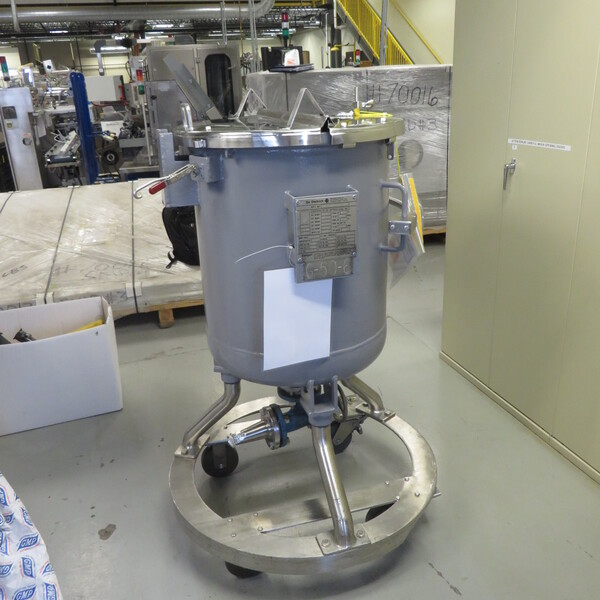 50 gallon DeDietrich, Glass Lined Tank, Vertical, 23" diameter x 28" straight side, 100 psi/FV @ 500°F - Image 7