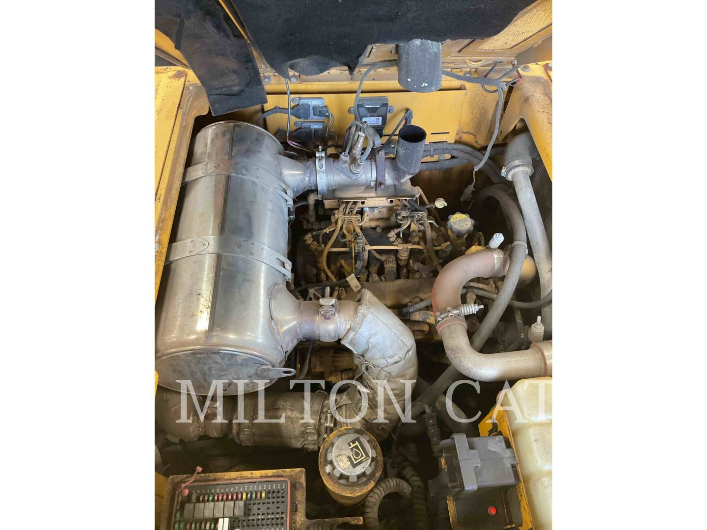 Caterpillar P385B-2194, Asphalt Paver, 5276 hours, S/N: P385B-2194, 2016 - Image 7