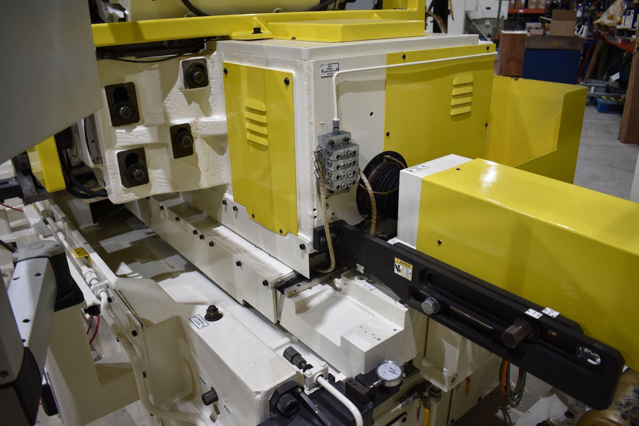 Cincinnati No. 340-20, centerless grinder, 6" capacity, 24" wheel diameter, 1978 - Image 10