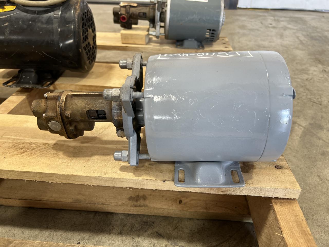 Westinghouse #MC85, fuel transfer pump with motor AC for fuel or oil - Image 4