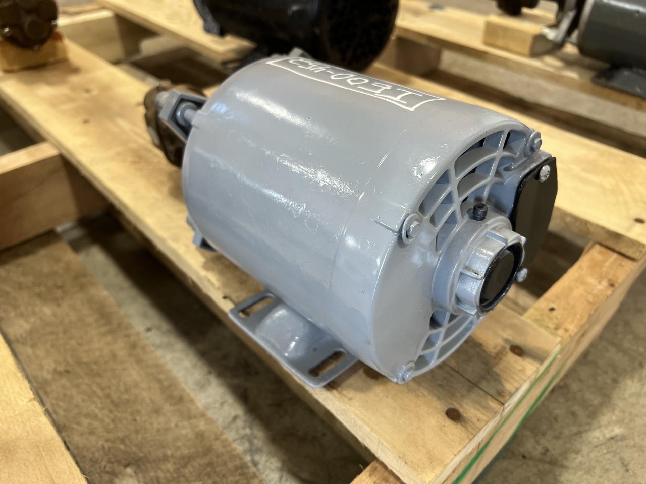 Westinghouse #MC85, fuel transfer pump with motor AC for fuel or oil - Image 5