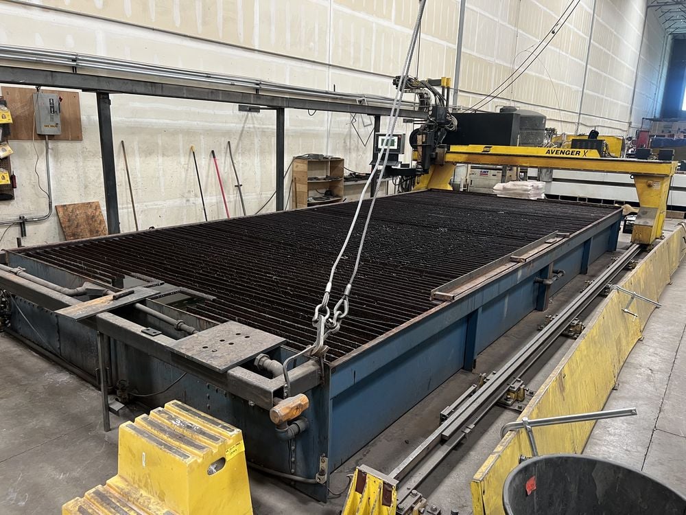 Esab #Sabre-SXE-4000, CNC plasma table, Vision PC Control, 8' x 20', 1 oxy & 1 plasma torch capacity, 2006 - Image 1