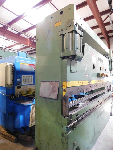 135 Ton, Cincinnati #135CBx10, press brake, Automec CNC150 2-Axis Control, 12' overall, 126" between housing - Image 2