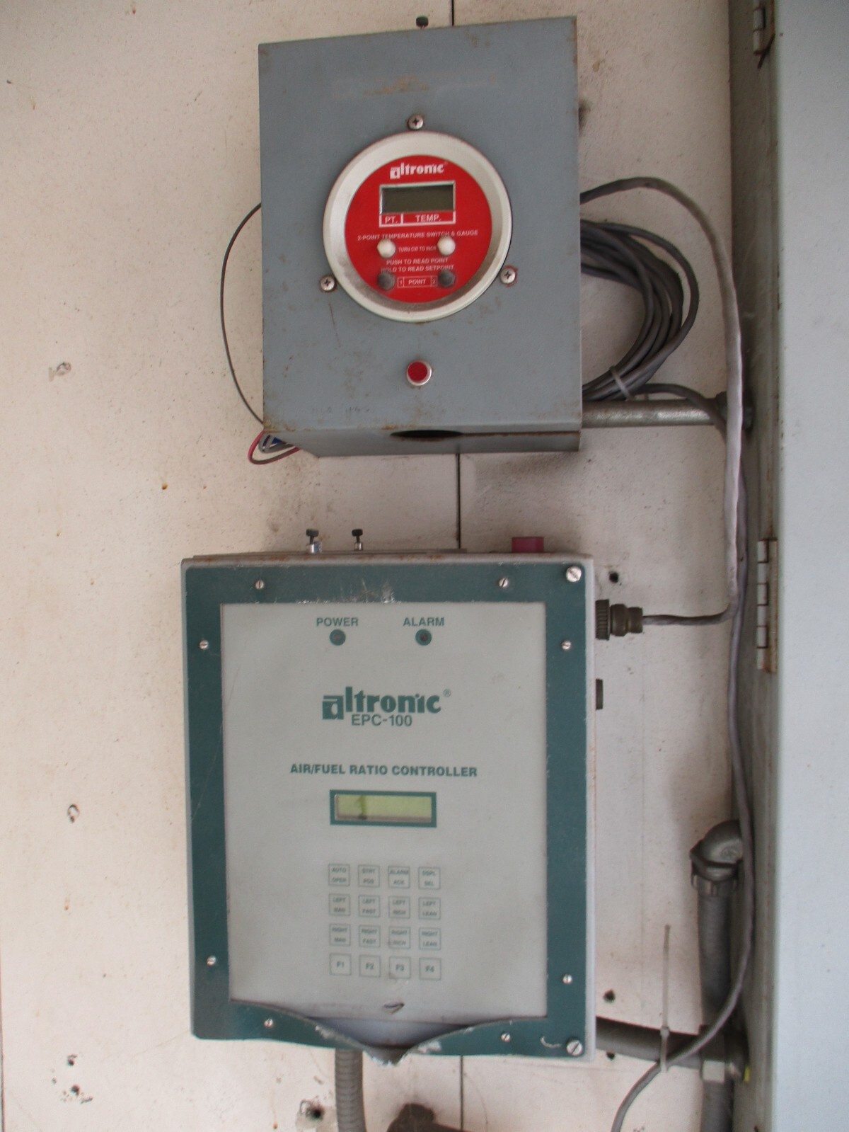 400 KW Waukesha #F2895GSIU, Natural gas generator set, as-is - Image 4