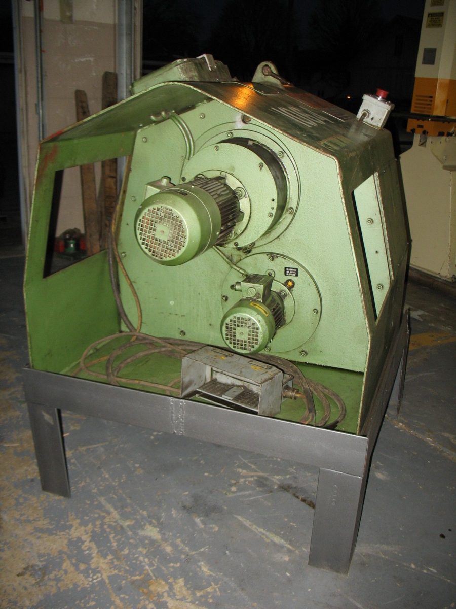 2" x 2" x 5/16" Roundo #R2, hydraulic angle roll, hydraulic roll adjustment, standard angle tooling, 1981 - Image 3