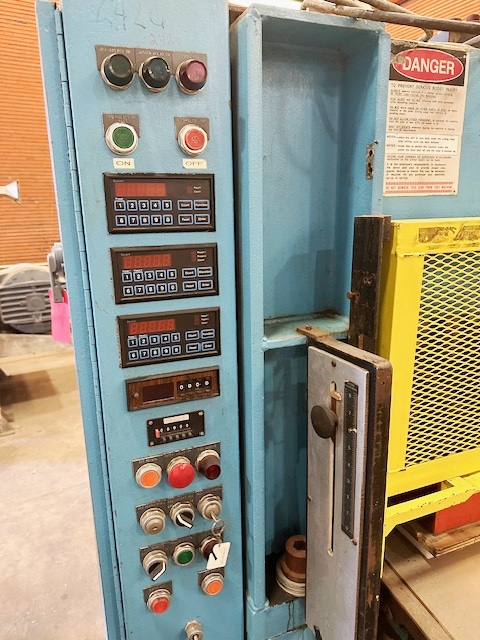 Schwabe #SR110, Die Cut Press, w/Hydraulic Pumping System, 32" x 64" Platen, 8 Stroke Shuttle Table - Image 8