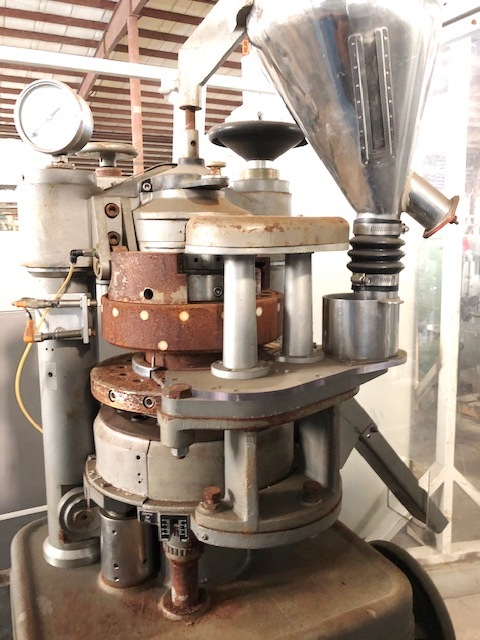 Manesty #Series-16, Betapress Rotary Tablet Press, Medium Speed, Single-Sided, 90000 tablets/hr., 5/8" max - Image 4