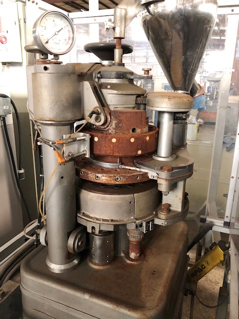 Manesty #Series-16, Betapress Rotary Tablet Press, Medium Speed, Single-Sided, 90000 tablets/hr., 5/8" max - Image 7