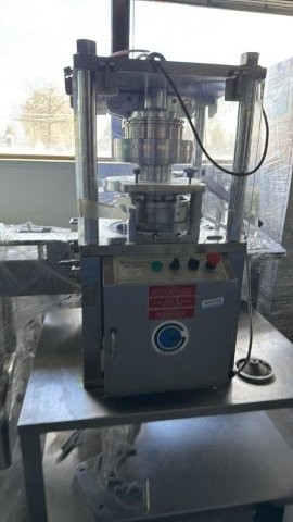 GlobePharma #MP-1, Tablet Press, w/Controls, 220 V, on Stainless Steel Table w/Wheels - Image 4