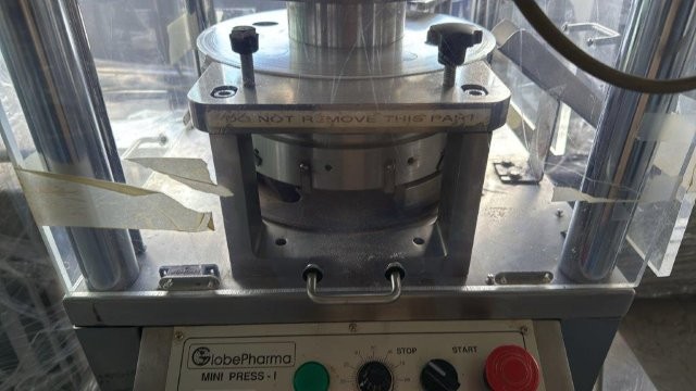 GlobePharma #MP-1, Tablet Press, w/Controls, 220 V, on Stainless Steel Table w/Wheels - Image 5