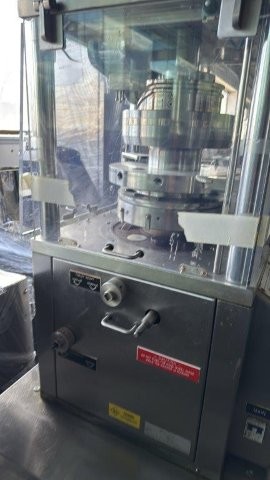 GlobePharma #MP-1, Tablet Press, w/Controls, 220 V, on Stainless Steel Table w/Wheels - Image 10