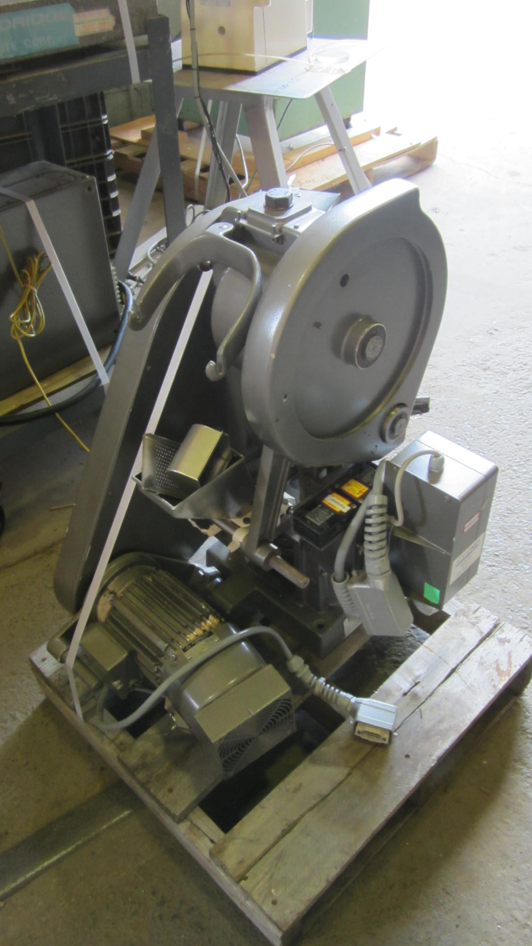 Korsch #EKO, Single-Station Tablet Press - Image 1