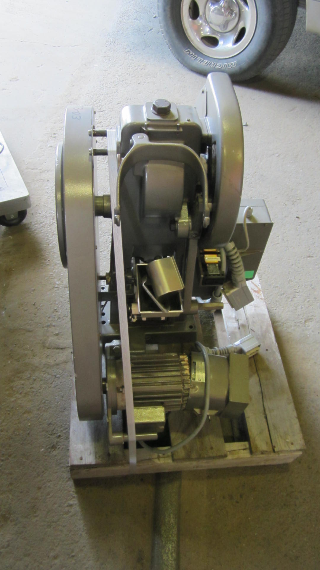 Korsch #EKO, Single-Station Tablet Press - Image 4