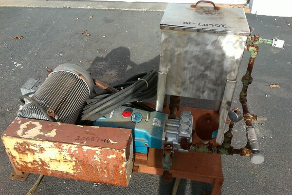 40 GPM @ 3000 psi, Catpumps #3520, Stainless Steel High Pressure Triplex Pump, 30 HP Motor, 230-460 V - Image 2