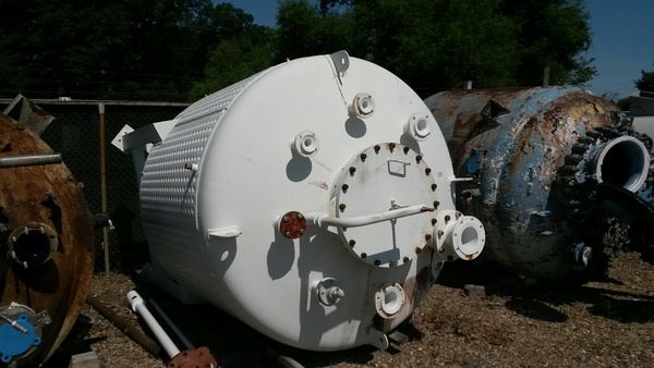 1500 gallon Teflon Lined Carbon Steel Reactor, 5.83' diameter x 5' straight side, 2" Center Bottom Outlet, 30 - Image 3