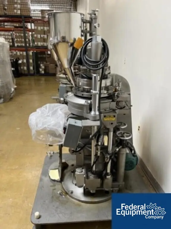 Key International #DB-16, Rotary Tablet Press, 16 Station, keyed upper guides, feed frame & hopper - Image 3