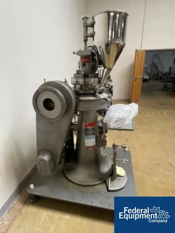 Key International #DB-16, Rotary Tablet Press, 16 Station, keyed upper guides, feed frame & hopper - Image 4